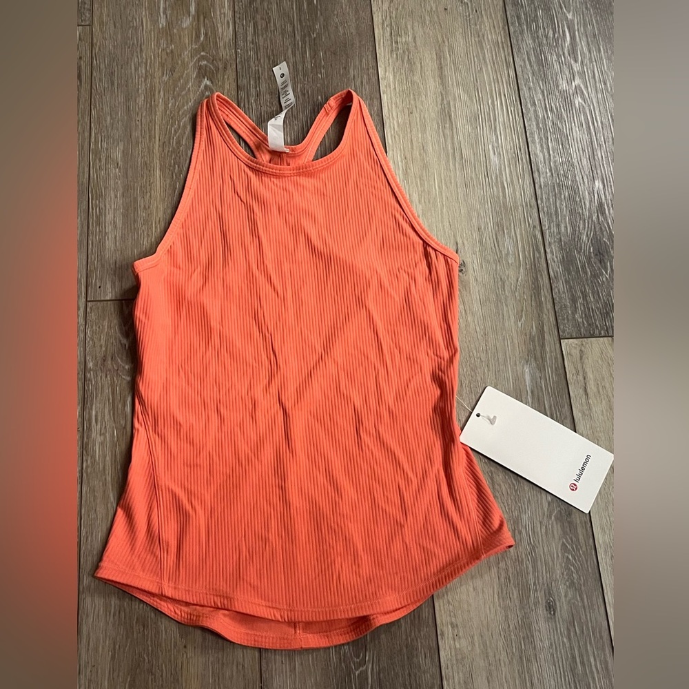 Lululemon size 2 top!!